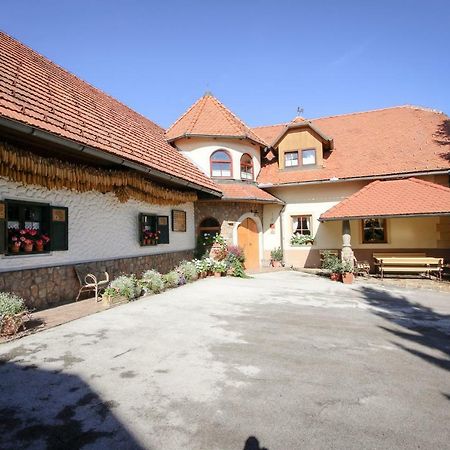 Moj Dom-Toplak Jursinci Exterior photo